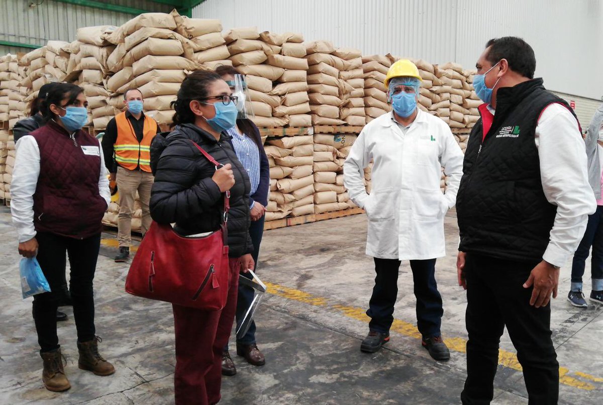 ALEIDAALAVEZ's tweet photo. A junio de este año, @LiconsaGMN tiene un padrón de beneficiarios de 1,120,842 personas, más del 19% del total nacional. Empresa de Estado que incrementa productividad y fomenta las cadenas de valor. Meta de @lopezobrador_ : cero importación de leche en polvo en 2021. https://t.co/dzTizOcjCP