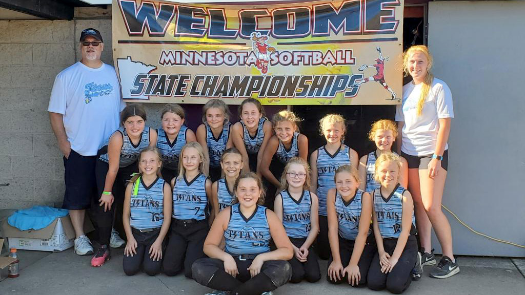 CSB_Athletics's tweet image. After being a part of a successful @CSBSoftball program, 12 of head coach Rachael Click's current or former players are sharing their knowledge of the game by coaching youth softball this summer around the area! #BennieNation bit.ly/2PpCdcU