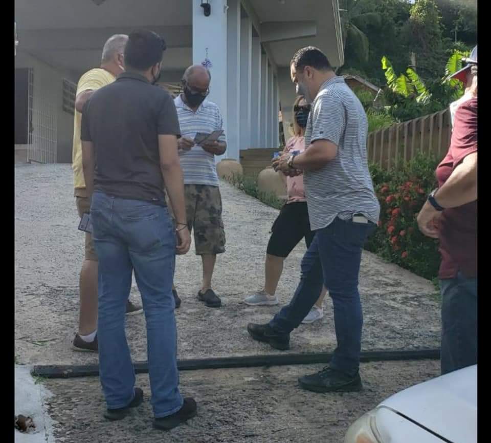 MichaelLopezS's tweet photo. Visitando en #SanAntonio junto a nuestro próximo alcalde, Ramón Díaz. ¡Gracias por tantas muestras de apoyo hacia nuestra candidatura! Este domingo, ¡cuento con tu voto! #Michael2020 #Distrito31 #Caguas #Gurabo https://t.co/jbUV6gdUmj