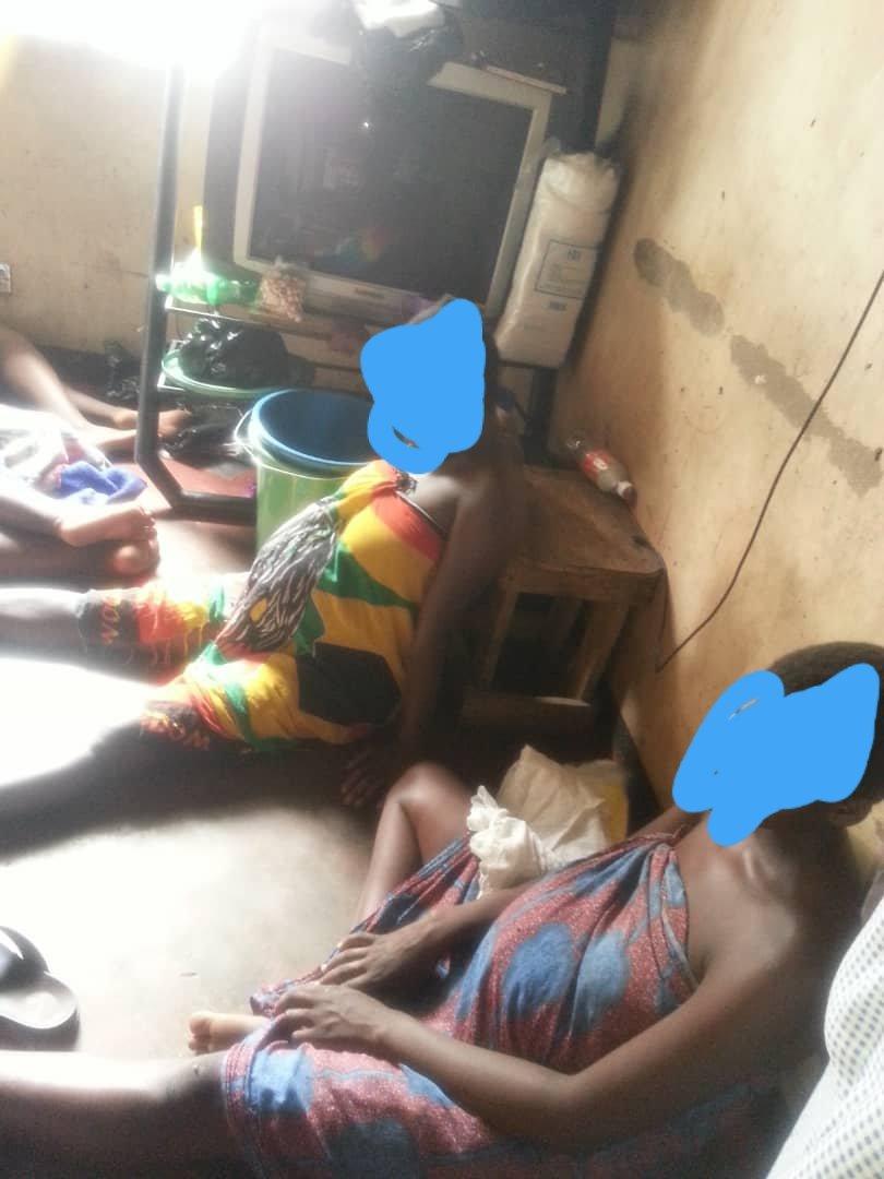 TsunguAlice's tweet photo. ZIMBABWE IS GOING THROUGH A MASSIVE HUMAN RIGHTS ISSUE ZIMBABWE IS GOING THROUGH A MASSIVE HUMAN RIGHTS ISSUE ZIMBABWE IS GOING THROUGH A MASSIVE HUMAN RIGHTS ISSUE ZIMBABWE IS GOING THROUGH A MASSIVE HUMAN RIGHTS ISSUE 
#ZimbabweanLivesMatter 
#ZanupfMustGo https://t.co/FlLKrtLdu0