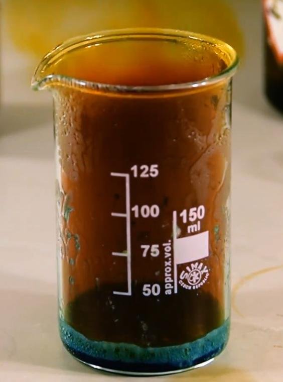 This brown reddish cloud can be a concentration of NO2, a highly toxic gas like chlorine which is a byproduct of ammunition combustion.

Dear #Beirut residents, please leave the city and spread the message. Anything less than military grade masks won't protect you against NO2.