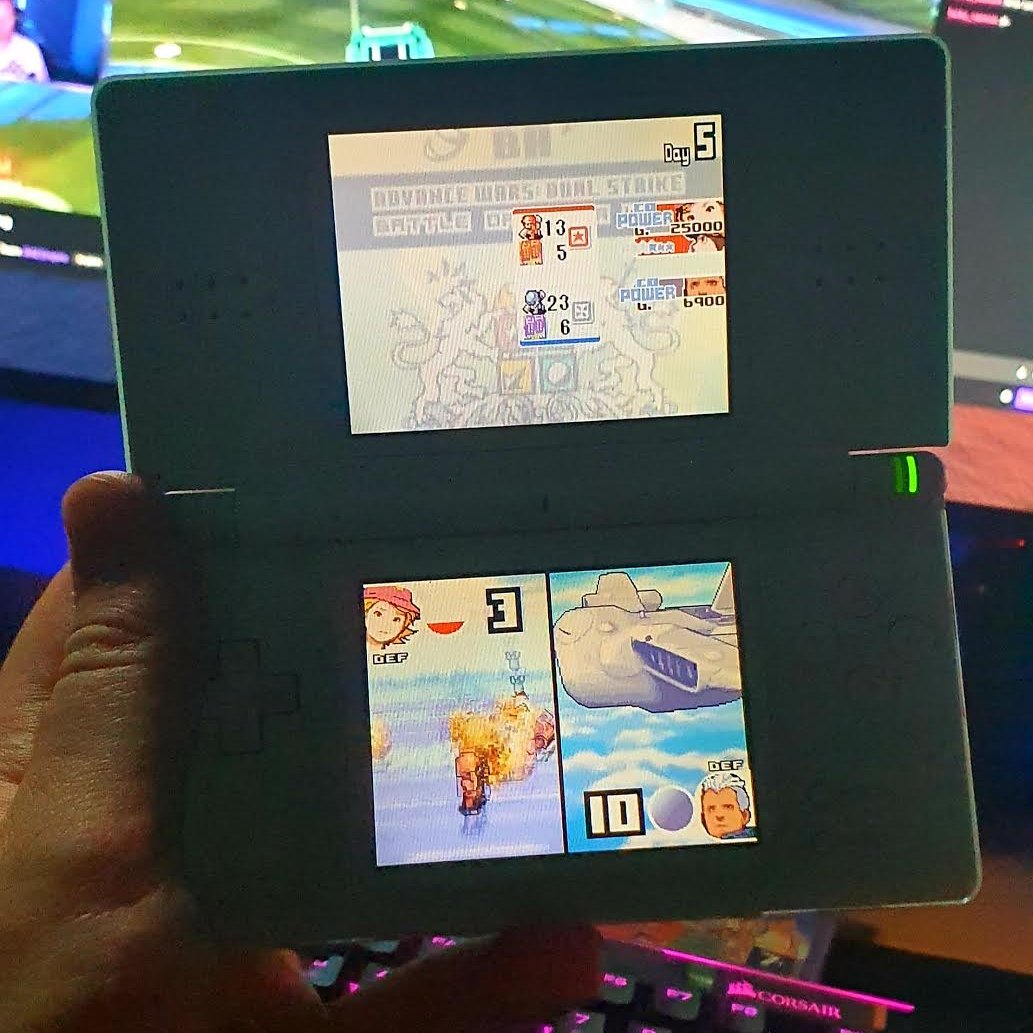 Casual_Report's tweet photo. @Jam_Casual is throwing back this evening with his forgotten gem he chose for tonights show! #advancewars #dualstrike #NintendoDS https://t.co/F7rvNAraus