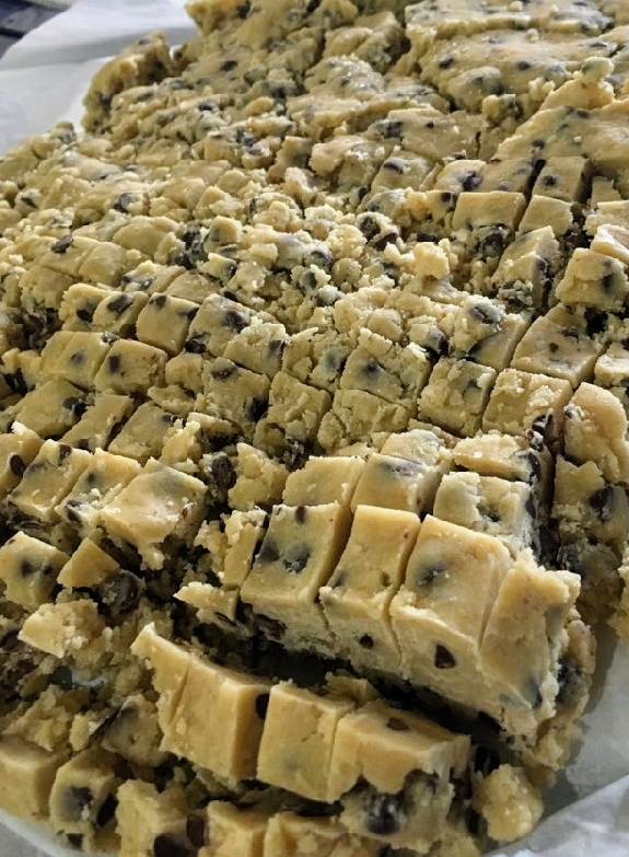 _SweetJennys's tweet photo. Retweet for a shot to win a free cone or dish!

Made today and ready tomorrow! No extracts here, real shop made, real safe, real delicious, just cream and cookie dough, cookie dough ice cream.

Call ahead for pints or quarts. https://t.co/s3HKbErUl9