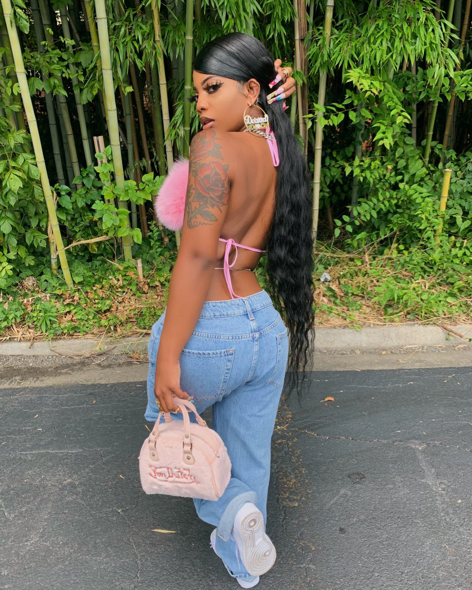 dearra's tweet photo. Making you mad is my specialty https://t.co/qXSjz1kCUg