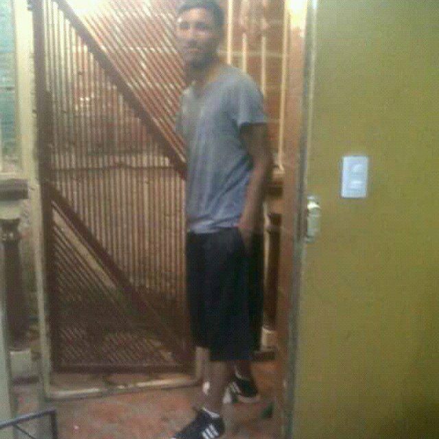 rcamachovzla's tweet image. #Caracas Se busca a Jordán Antonio Martínez Borges, pesuntamrbte golpeó, maltrató y abusó de su hijo de 3 años de edad. Vive en Los Manguitos, San Agustin del Sur, presumen se escondió en el 23 de Enero, se encuentra en fuga. Si conoce su paradero notifique a las autoridades.