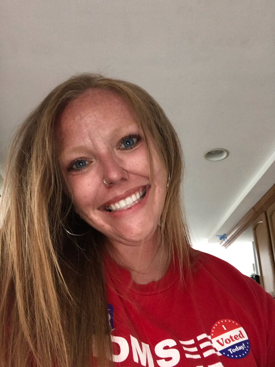 LauraAnnSTL's tweet photo. My vote for STL County Exec goes to @SamForSTLCounty. He has shown true leadership through COVID and has continually put safety precautions in place to keep our community safe. Sam knows what itโs going to take to get our kids back in school! #SelfiesForSam #MaskUpMO https://t.co/Cv4onTcy7h