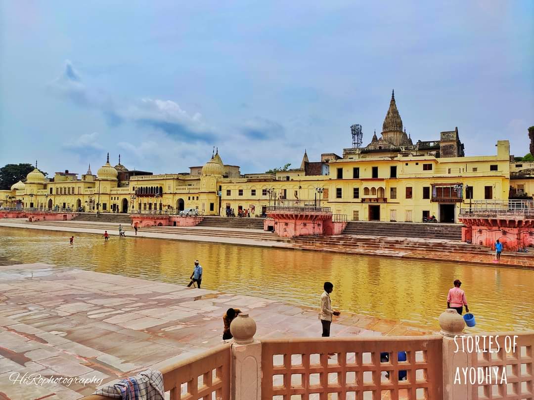 ..& I got it finally! His restlessness , his"isko abhi hee karna hai","abhi hee jaana hai",abhi shuru karte hain" tendency!!He won't wait for tomorrow , there is no"kal"for him!!And today marks a beautiful pit stop in the journey for many eternal nomads like him  #JaiShreeRam 6/n