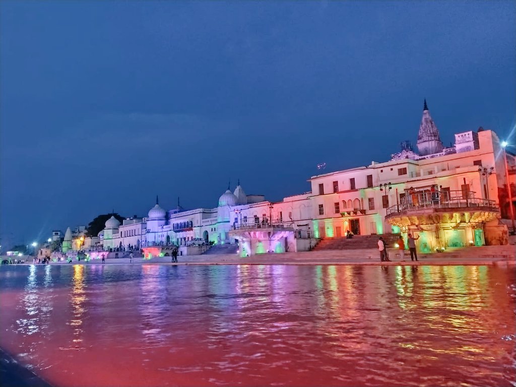 ...And we are celebrating today !! Cherish today as we are lucky to be witnessing today !!My best wishes to everyone..May today mark the beginning of a New Era of peace , joy , prosperity , togetherness !!  #JaiShreeRam  #Ayodhya  #AyodhyaRamMandir 7/7