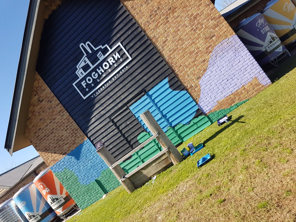 Keith Grice (@keiththebeerguy) on Twitter photo Something cool this way comes <a href="/MitchRevs/">Mitch Revs</a> <a href="/FogHornBrewpub/">FogHorn Brewery</a>
#foghorn #foghornhunter #localart #localbeer #muralsarecool Something cool this way comes <a href="/MitchRevs/">Mitch Revs</a> <a href="/FogHornBrewpub/">FogHorn Brewery</a>
#foghorn #foghornhunter #localart #localbeer #muralsarecool