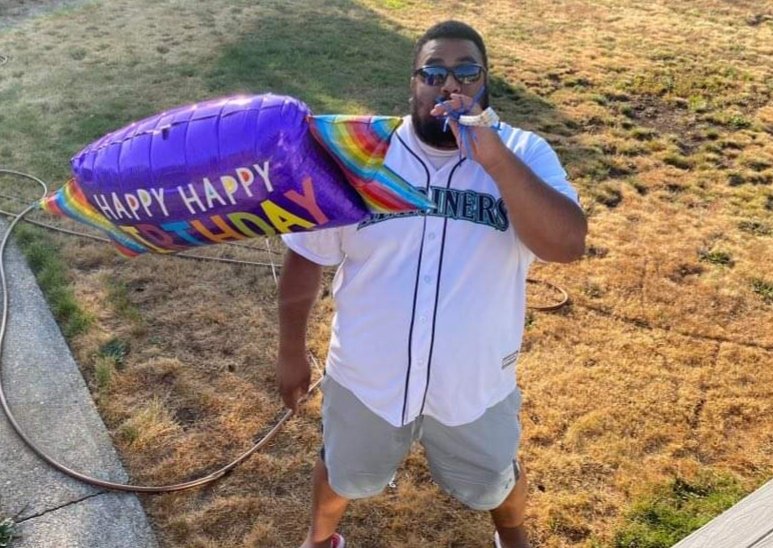 MattMikolas's tweet photo. Celebrating my birthday with a @Mariners game on a #TecmoTuesday!

36 years young, Tacoma is #WhereIRoot https://t.co/gQ6RfhozmW