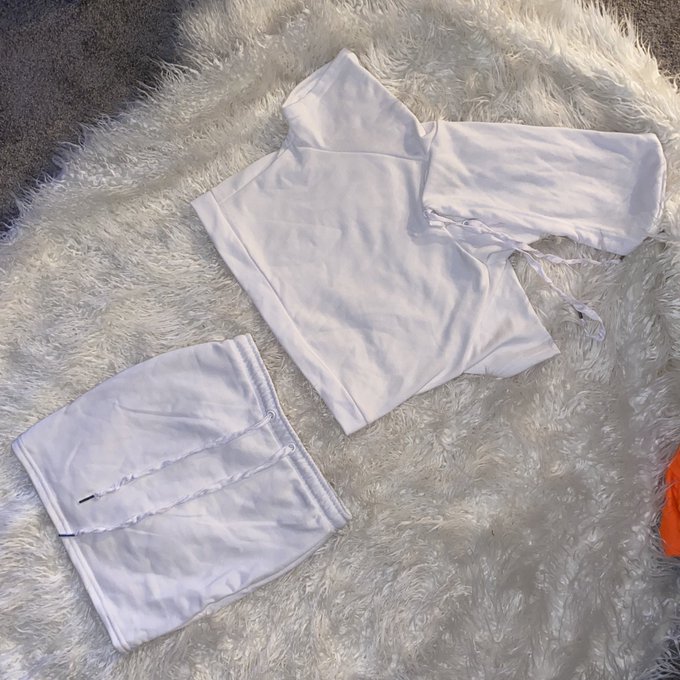More items posted on my Poshmark💗 https://t.co/U1XYBMIQUX https://t.co/F8lrdjOSWc