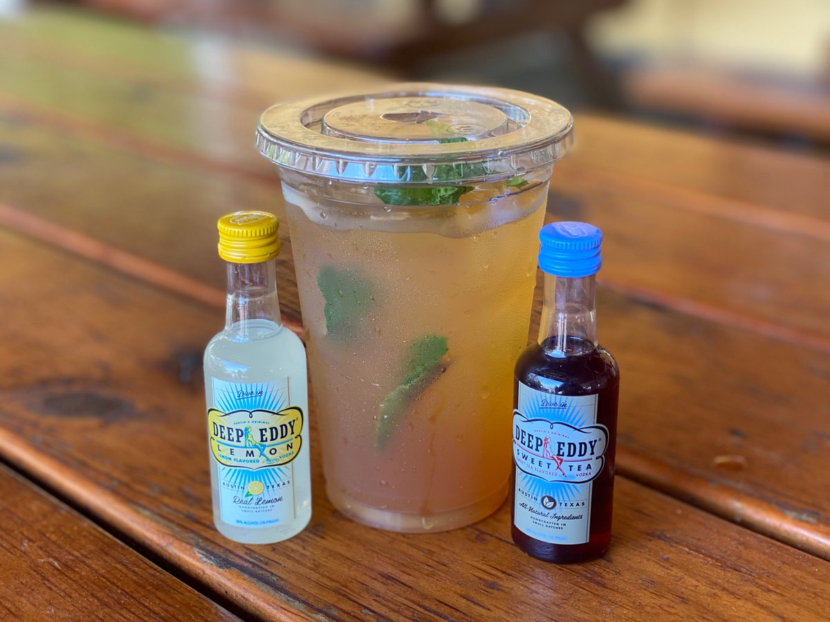 BBsTexOrleans's tweet image. We asked and you SHOWED UP! Our new favorite BB’s slogan is…..BB's is where the Bon Temps are year-round, y'all! Thank you so much to Gina Lopez-Montague for being a TOP BB’S FAN! We YUM you! #TexOrleansLife #GrindtoGather