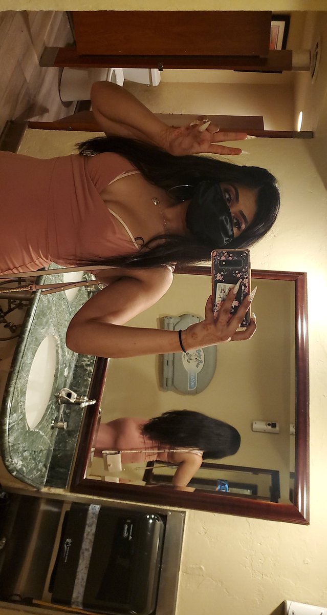 pineappledaddyy's tweet photo. its my birthday bitchessss!!!! 🥰 https://t.co/7Am8cZVIeV