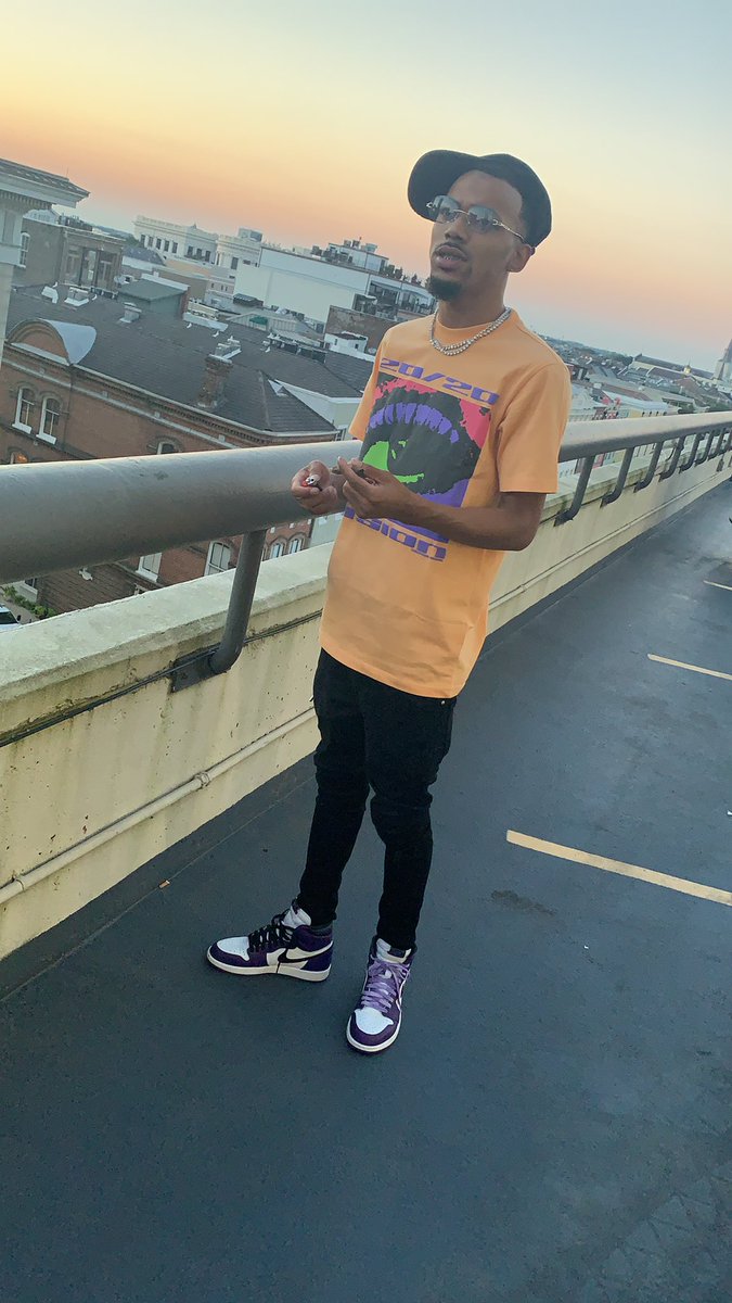 DSRMCEO's tweet photo. I was broke I was stuck who would’ve thought it would be us here 🎥😤 #DesignerRecordsCEO #moneymakingmovementent💼 #funstopvideoshoot https://t.co/rDD3aME6gW