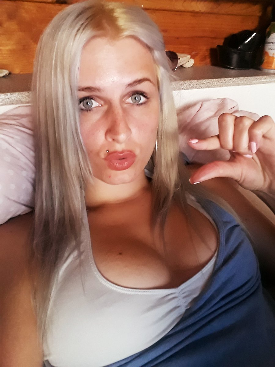 findom_devil's tweet photo. So klein ist dein Schwanz 😂🖕🏿
#Sklave #Penis https://t.co/Rmpdc4nXaX