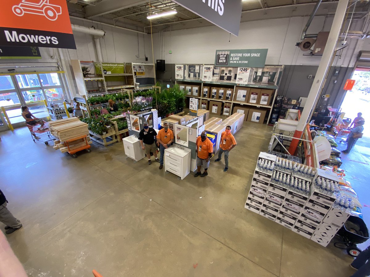 MET4639's tweet photo. We love it when a plan comes together.  Kitchen and Bath Event signed sealed and delivered.  Productivity wins the day!  @Rexie110 @Mikehd4639 @JimVohra https://t.co/UDPOnjjcqv