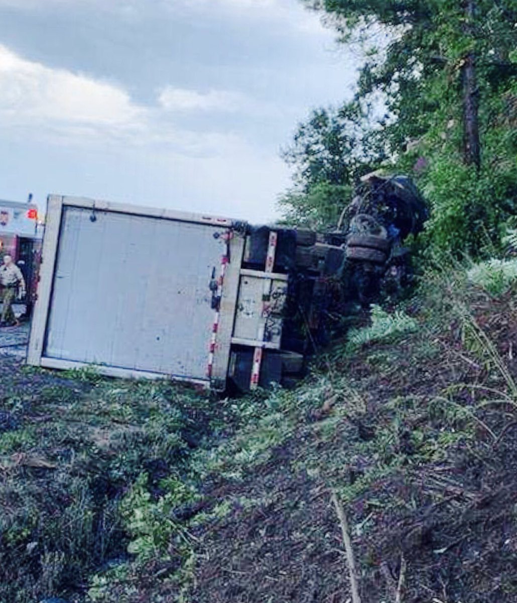 PGFDNews's tweet photo. Rescue squad extricated the patient, EMS units transported to hospital w/serious but non life-threatening injuries. 3 other patients transported for evaluation. Hazmat unit on scene for fuel spill. @MDSP investigating collision. Photos courtesy: @BHVFD14 https://t.co/IyUOTWHZdR