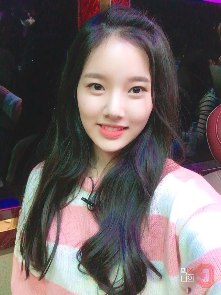 A thread of Weeekly pre-debut photos;LOEN Girls ★ FAVE Girls ★ PLAYM GirlsNote: None of the pictures were edited/cropped so this thread may contain former trainees and former mixnine contestants  #Weeekly  #위클리  @_Weeekly