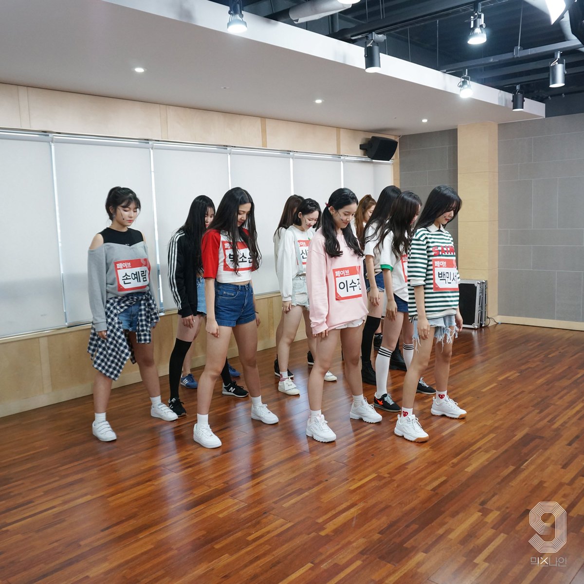 A thread of Weeekly pre-debut photos;LOEN Girls ★ FAVE Girls ★ PLAYM GirlsNote: None of the pictures were edited/cropped so this thread may contain former trainees and former mixnine contestants  #Weeekly  #위클리  @_Weeekly