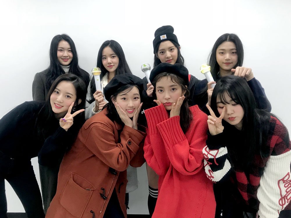 A thread of Weeekly pre-debut photos;LOEN Girls ★ FAVE Girls ★ PLAYM GirlsNote: None of the pictures were edited/cropped so this thread may contain former trainees and former mixnine contestants  #Weeekly  #위클리  @_Weeekly