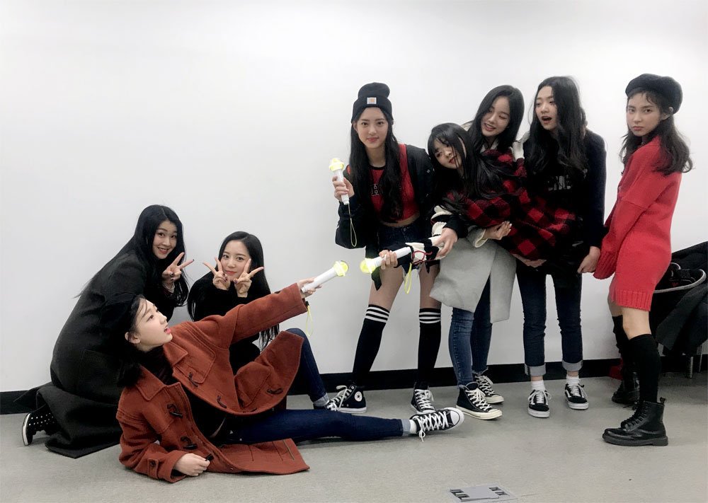 A thread of Weeekly pre-debut photos;LOEN Girls ★ FAVE Girls ★ PLAYM GirlsNote: None of the pictures were edited/cropped so this thread may contain former trainees and former mixnine contestants  #Weeekly  #위클리  @_Weeekly