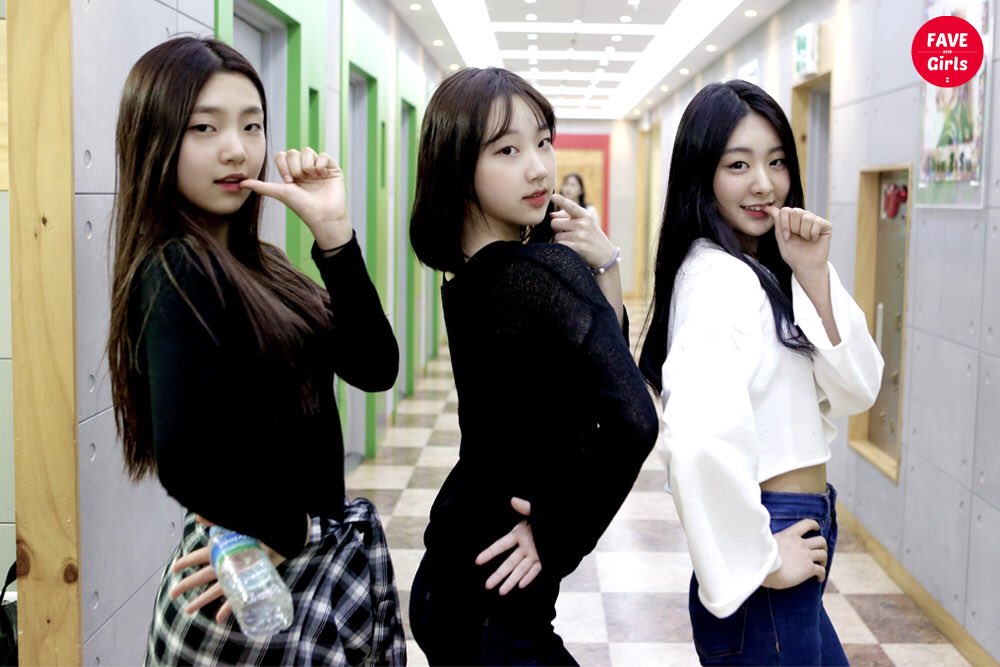 A thread of Weeekly pre-debut photos;LOEN Girls ★ FAVE Girls ★ PLAYM GirlsNote: None of the pictures were edited/cropped so this thread may contain former trainees and former mixnine contestants  #Weeekly  #위클리  @_Weeekly