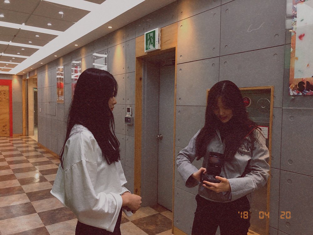 A thread of Weeekly pre-debut photos;LOEN Girls ★ FAVE Girls ★ PLAYM GirlsNote: None of the pictures were edited/cropped so this thread may contain former trainees and former mixnine contestants  #Weeekly  #위클리  @_Weeekly