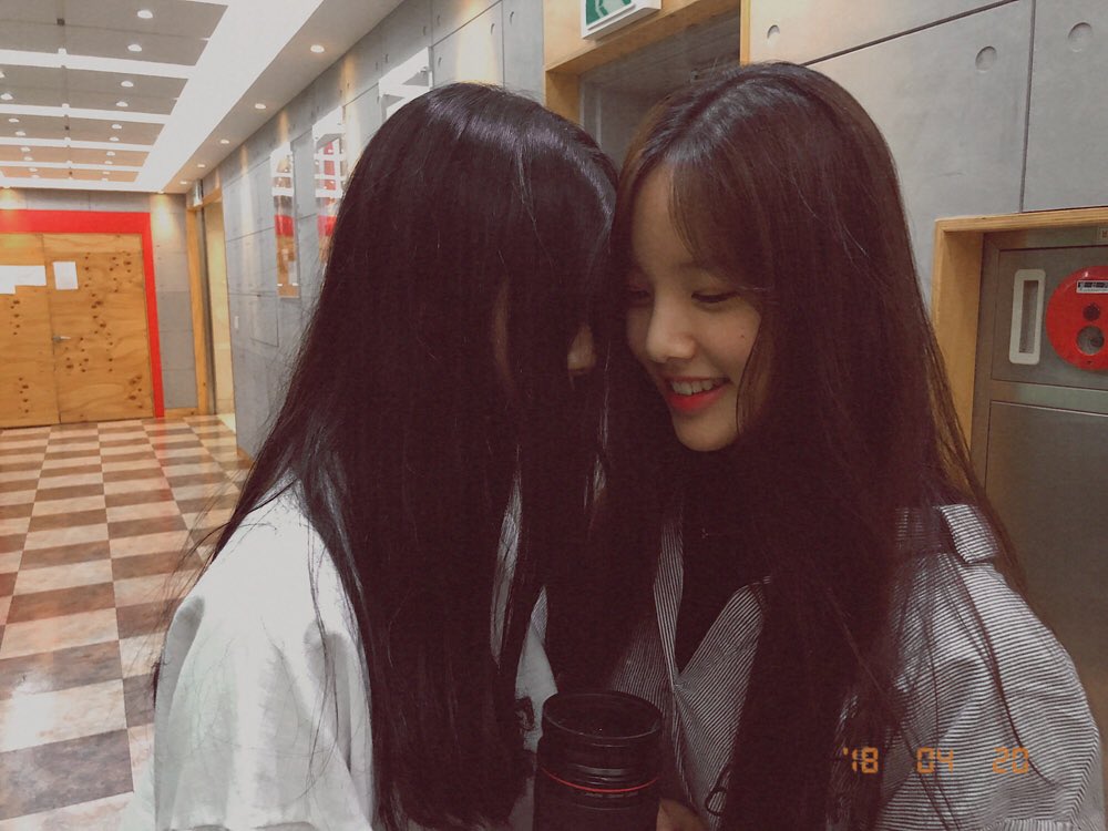 A thread of Weeekly pre-debut photos;LOEN Girls ★ FAVE Girls ★ PLAYM GirlsNote: None of the pictures were edited/cropped so this thread may contain former trainees and former mixnine contestants  #Weeekly  #위클리  @_Weeekly