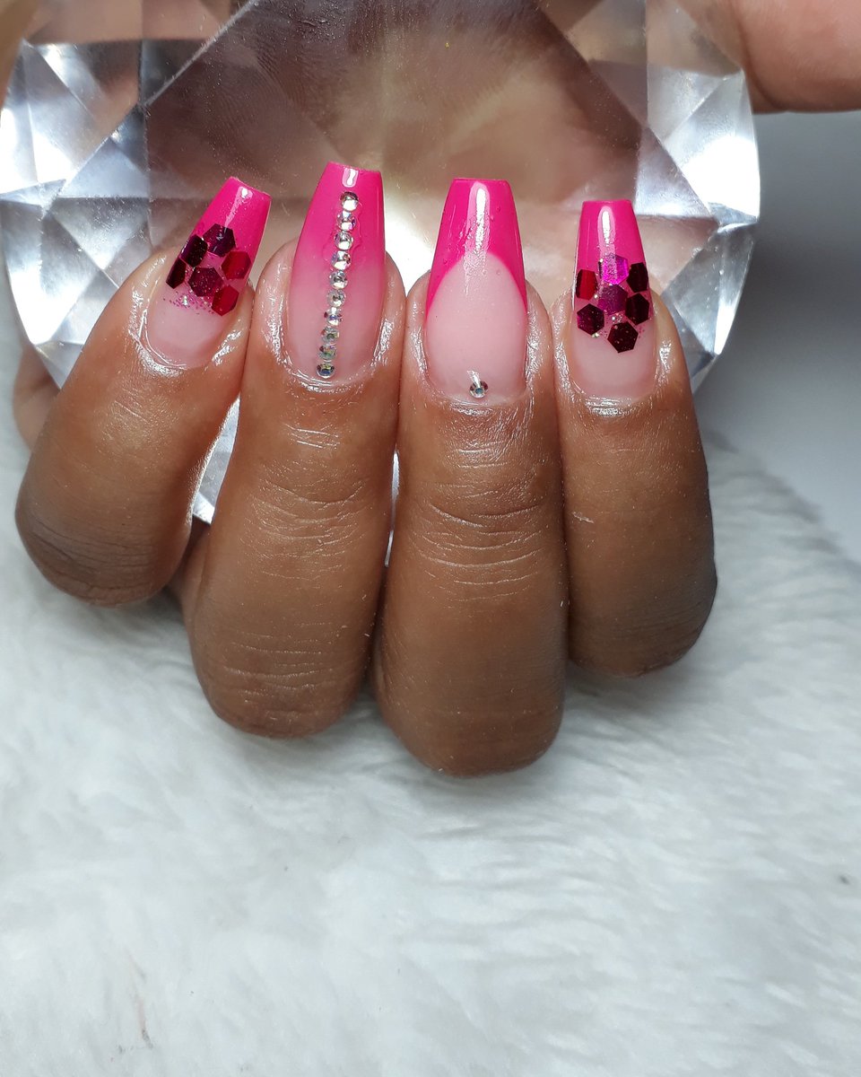 ABorghii's tweet photo. Aplicação
👌🏻💁🏻♀️😌❤
.
.
.
.
.
#unhas💅 #unhasdegel #unhaspoderosas #paixaoporunhas #encapsuladas #designernails #unhas #unhasdecoradas #unhasdegelperfeitas #unhasderica https://t.co/dL26m2F5Pb