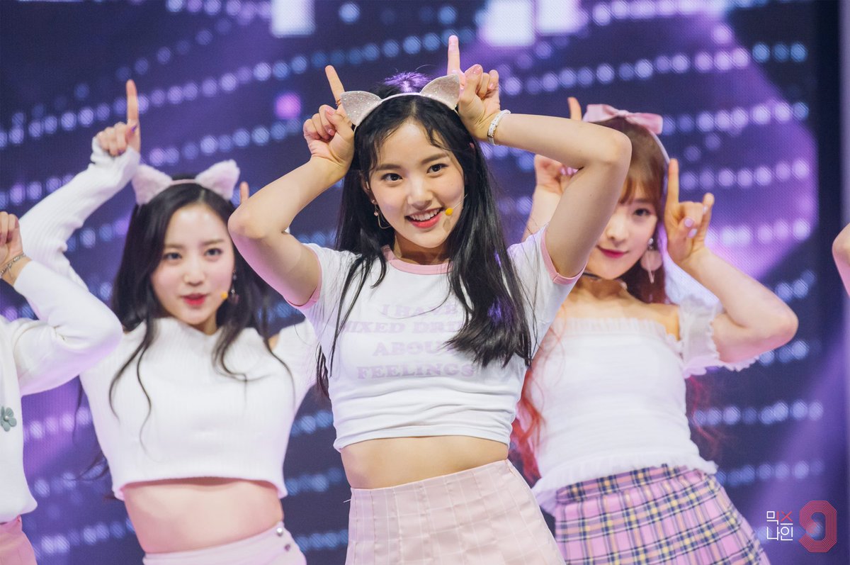 A thread of Weeekly pre-debut photos;LOEN Girls ★ FAVE Girls ★ PLAYM GirlsNote: None of the pictures were edited/cropped so this thread may contain former trainees and former mixnine contestants  #Weeekly  #위클리  @_Weeekly