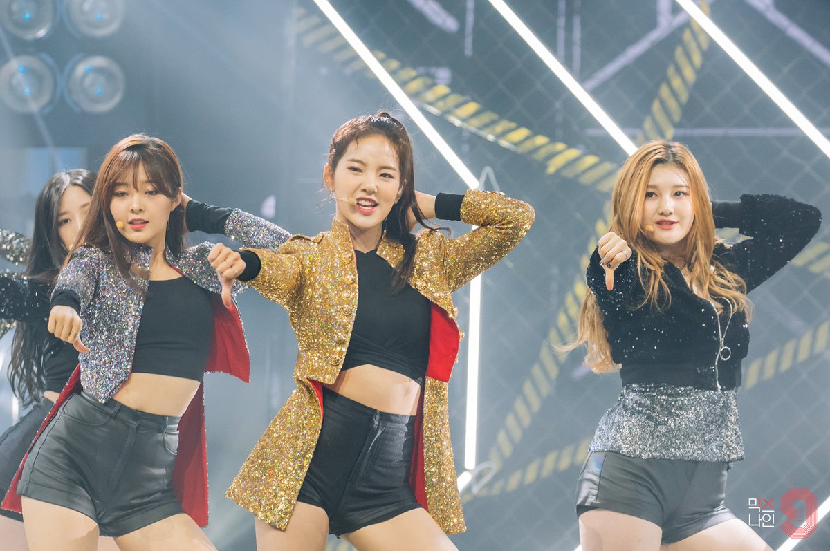 A thread of Weeekly pre-debut photos;LOEN Girls ★ FAVE Girls ★ PLAYM GirlsNote: None of the pictures were edited/cropped so this thread may contain former trainees and former mixnine contestants  #Weeekly  #위클리  @_Weeekly