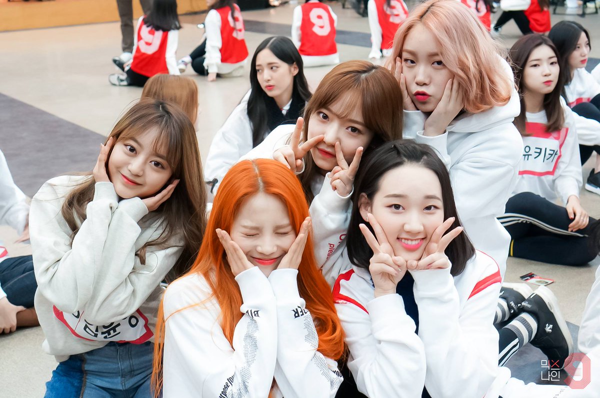 A thread of Weeekly pre-debut photos;LOEN Girls ★ FAVE Girls ★ PLAYM GirlsNote: None of the pictures were edited/cropped so this thread may contain former trainees and former mixnine contestants  #Weeekly  #위클리  @_Weeekly