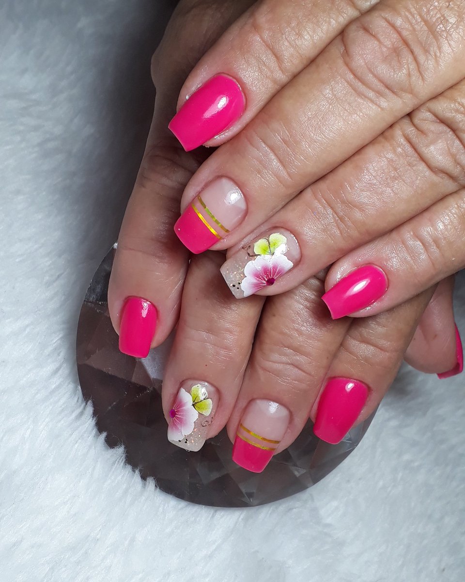 ABorghii's tweet photo. Aplicação
👌🏻💁🏻♀️😌❤
.
.
.
.
.
#unhas💅 #unhasdegel #unhaspoderosas #paixaoporunhas #encapsuladas #designernails #unhas #unhasdecoradas #unhasdegelperfeitas #unhasderica https://t.co/1RxiB32y8c https://t.co/XQW1TB13Md