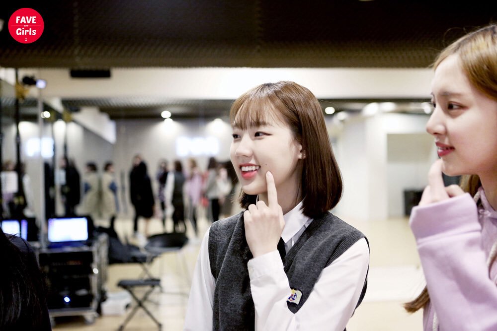 A thread of Weeekly pre-debut photos;LOEN Girls ★ FAVE Girls ★ PLAYM GirlsNote: None of the pictures were edited/cropped so this thread may contain former trainees and former mixnine contestants  #Weeekly  #위클리  @_Weeekly