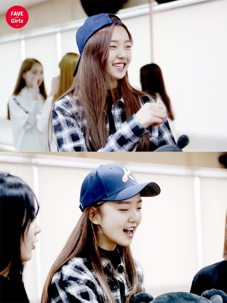 A thread of Weeekly pre-debut photos;LOEN Girls ★ FAVE Girls ★ PLAYM GirlsNote: None of the pictures were edited/cropped so this thread may contain former trainees and former mixnine contestants  #Weeekly  #위클리  @_Weeekly