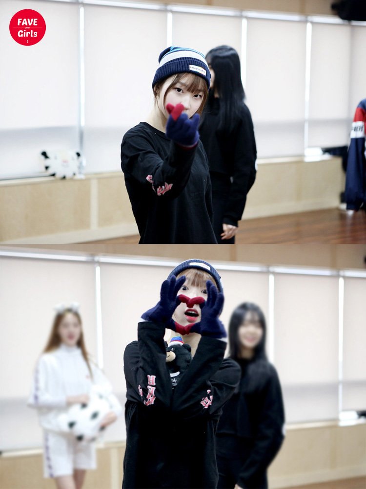 A thread of Weeekly pre-debut photos;LOEN Girls ★ FAVE Girls ★ PLAYM GirlsNote: None of the pictures were edited/cropped so this thread may contain former trainees and former mixnine contestants  #Weeekly  #위클리  @_Weeekly