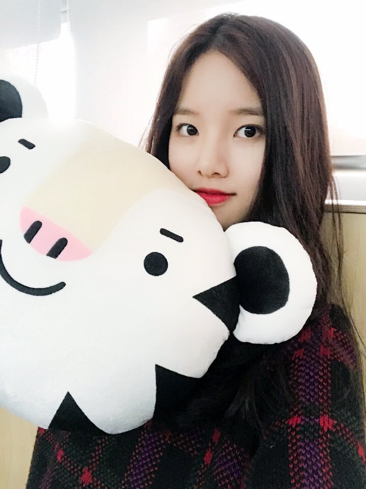 A thread of Weeekly pre-debut photos;LOEN Girls ★ FAVE Girls ★ PLAYM GirlsNote: None of the pictures were edited/cropped so this thread may contain former trainees and former mixnine contestants  #Weeekly  #위클리  @_Weeekly