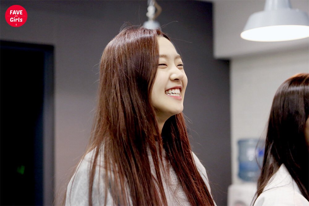 A thread of Weeekly pre-debut photos;LOEN Girls ★ FAVE Girls ★ PLAYM GirlsNote: None of the pictures were edited/cropped so this thread may contain former trainees and former mixnine contestants  #Weeekly  #위클리  @_Weeekly