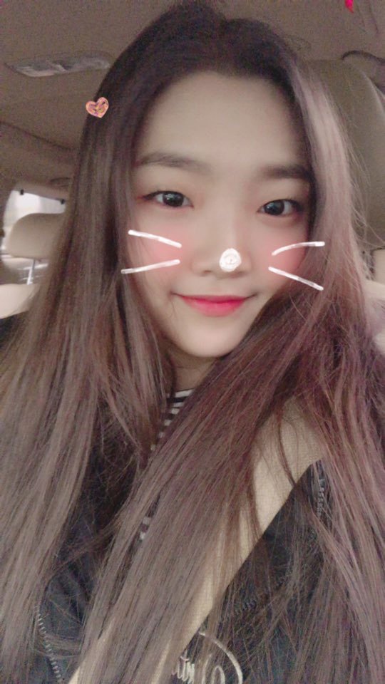 A thread of Weeekly pre-debut photos;LOEN Girls ★ FAVE Girls ★ PLAYM GirlsNote: None of the pictures were edited/cropped so this thread may contain former trainees and former mixnine contestants  #Weeekly  #위클리  @_Weeekly