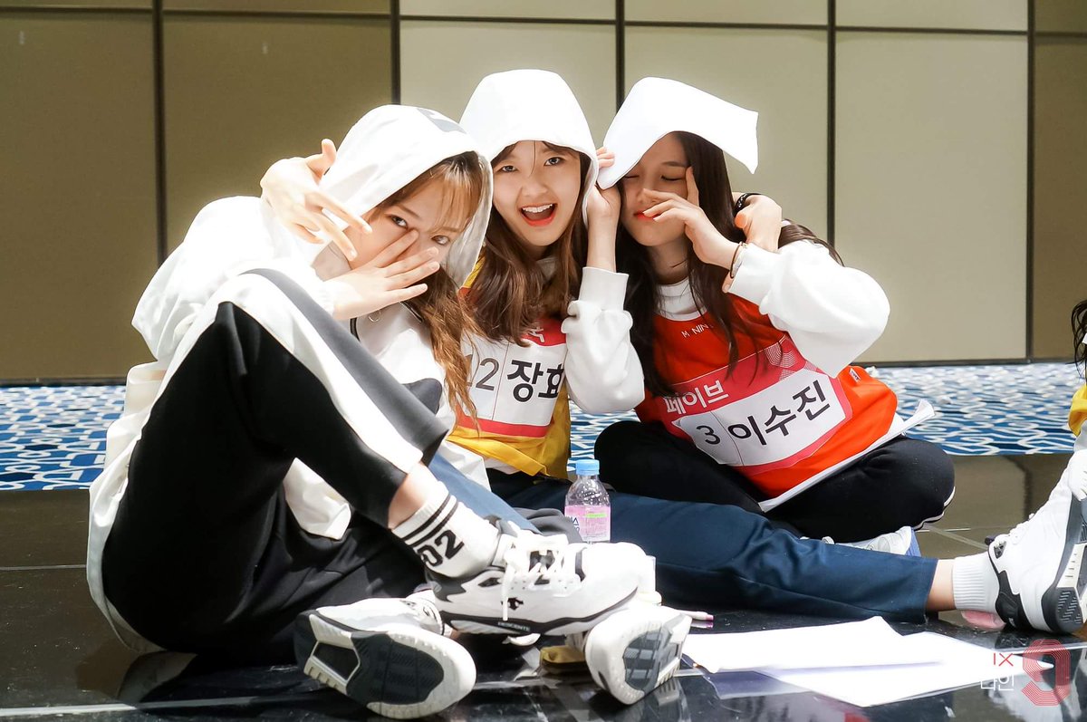 A thread of Weeekly pre-debut photos;LOEN Girls ★ FAVE Girls ★ PLAYM GirlsNote: None of the pictures were edited/cropped so this thread may contain former trainees and former mixnine contestants  #Weeekly  #위클리  @_Weeekly