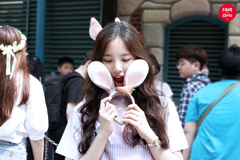 A thread of Weeekly pre-debut photos;LOEN Girls ★ FAVE Girls ★ PLAYM GirlsNote: None of the pictures were edited/cropped so this thread may contain former trainees and former mixnine contestants  #Weeekly  #위클리  @_Weeekly