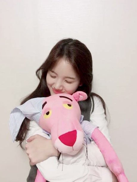 A thread of Weeekly pre-debut photos;LOEN Girls ★ FAVE Girls ★ PLAYM GirlsNote: None of the pictures were edited/cropped so this thread may contain former trainees and former mixnine contestants  #Weeekly  #위클리  @_Weeekly