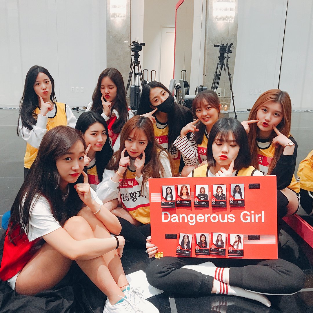 A thread of Weeekly pre-debut photos;LOEN Girls ★ FAVE Girls ★ PLAYM GirlsNote: None of the pictures were edited/cropped so this thread may contain former trainees and former mixnine contestants  #Weeekly  #위클리  @_Weeekly