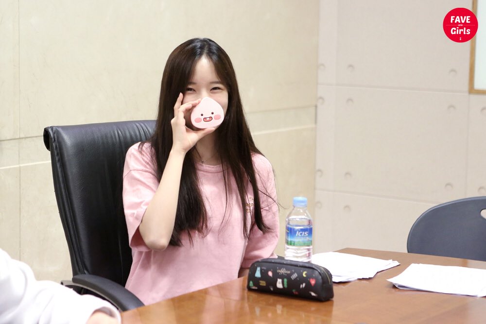 A thread of Weeekly pre-debut photos;LOEN Girls ★ FAVE Girls ★ PLAYM GirlsNote: None of the pictures were edited/cropped so this thread may contain former trainees and former mixnine contestants  #Weeekly  #위클리  @_Weeekly