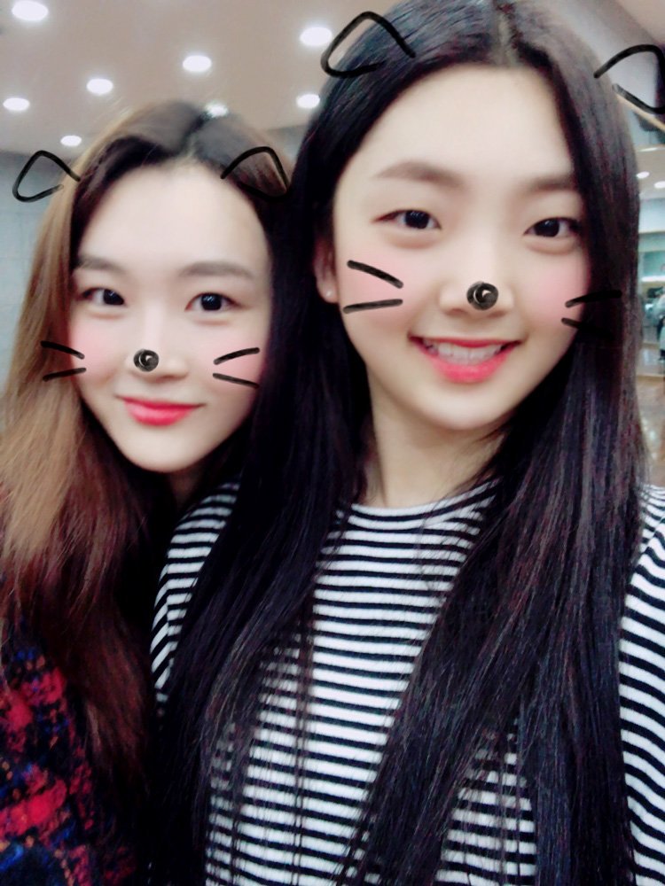 A thread of Weeekly pre-debut photos;LOEN Girls ★ FAVE Girls ★ PLAYM GirlsNote: None of the pictures were edited/cropped so this thread may contain former trainees and former mixnine contestants  #Weeekly  #위클리  @_Weeekly
