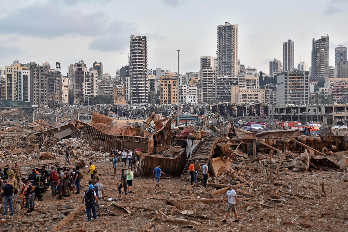 bharianmy's tweet photo. Tragedi letupan di sebuah gudang di Beirut. - Foto AFP https://t.co/c4E8td3H5Y