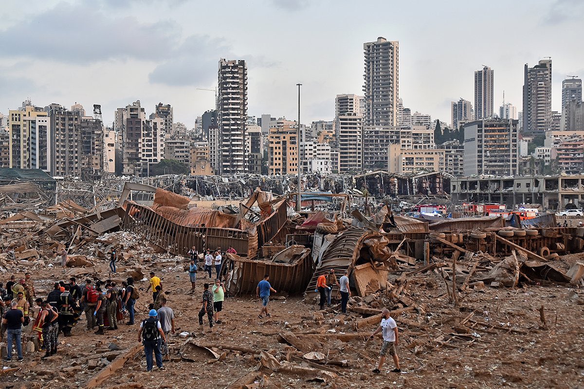 HuzziiAli's tweet photo. Please remember #Beirut, Lebanon in your prayers and thoughts. Many are dead and lots are injured 😰 https://t.co/qTNbD9ZUB6