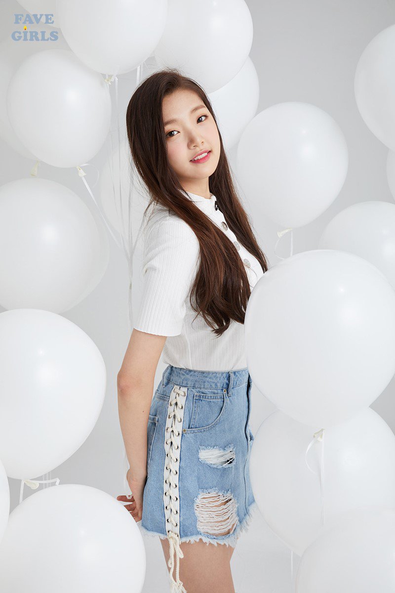 A thread of Weeekly pre-debut photos;LOEN Girls ★ FAVE Girls ★ PLAYM GirlsNote: None of the pictures were edited/cropped so this thread may contain former trainees and former mixnine contestants  #Weeekly  #위클리  @_Weeekly