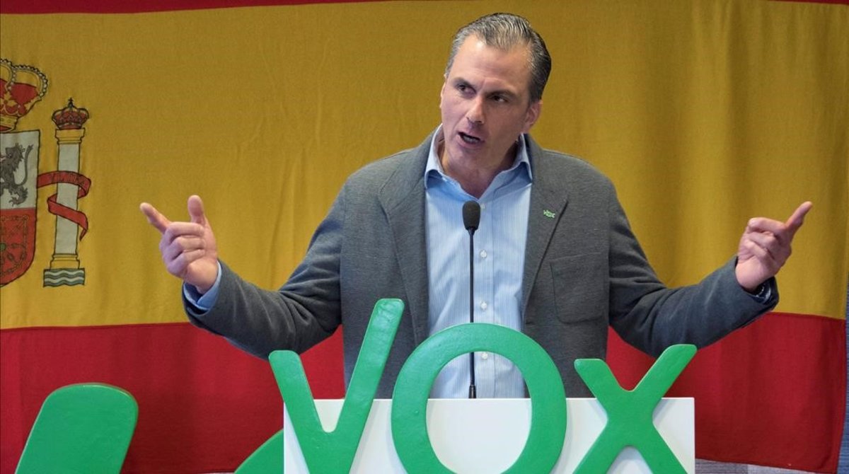 FonsiLoaiza's tweet photo. Este es Eugenio Espinosa de los Monteros, familiar de @ivanedlm de VOX. Era el gobernador militar de Madrid cuando fusilaron a las 13 Rosas, hoy hace 81 años. Este año Ortega Smith las insultó y se burló de ellas. Si olvidamos nuestra historia estamos condenados a repetirla. https://t.co/XgARLR7WJz