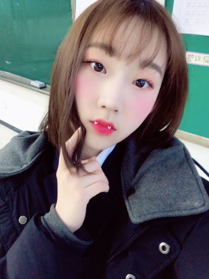 A thread of Weeekly pre-debut photos;LOEN Girls ★ FAVE Girls ★ PLAYM GirlsNote: None of the pictures were edited/cropped so this thread may contain former trainees and former mixnine contestants  #Weeekly  #위클리  @_Weeekly